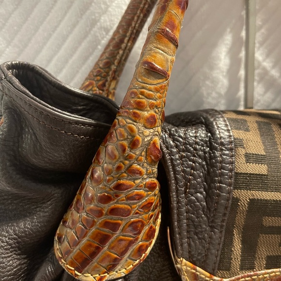 FENDI ZUCCA SPY BAG with torture handles - Picture 3 of 3